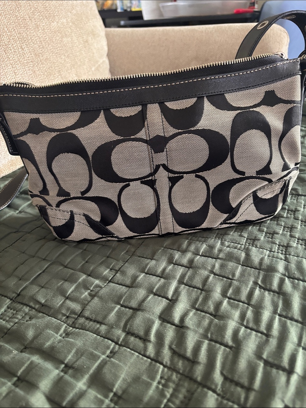 Coach Black and Gray Signature Shoulder Bag - Picture 3 of 10